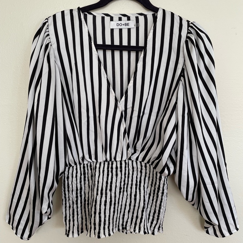Do+Be black and white top!